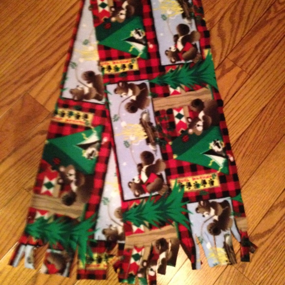 Scarf Fleece-Bear, Camping, Christmas - Picture 2 of 3